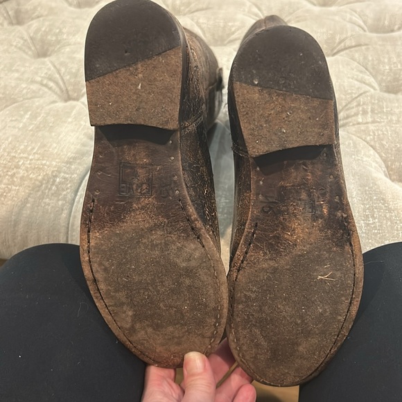 Frye distressed leather boots size 6 - Picture 5 of 6